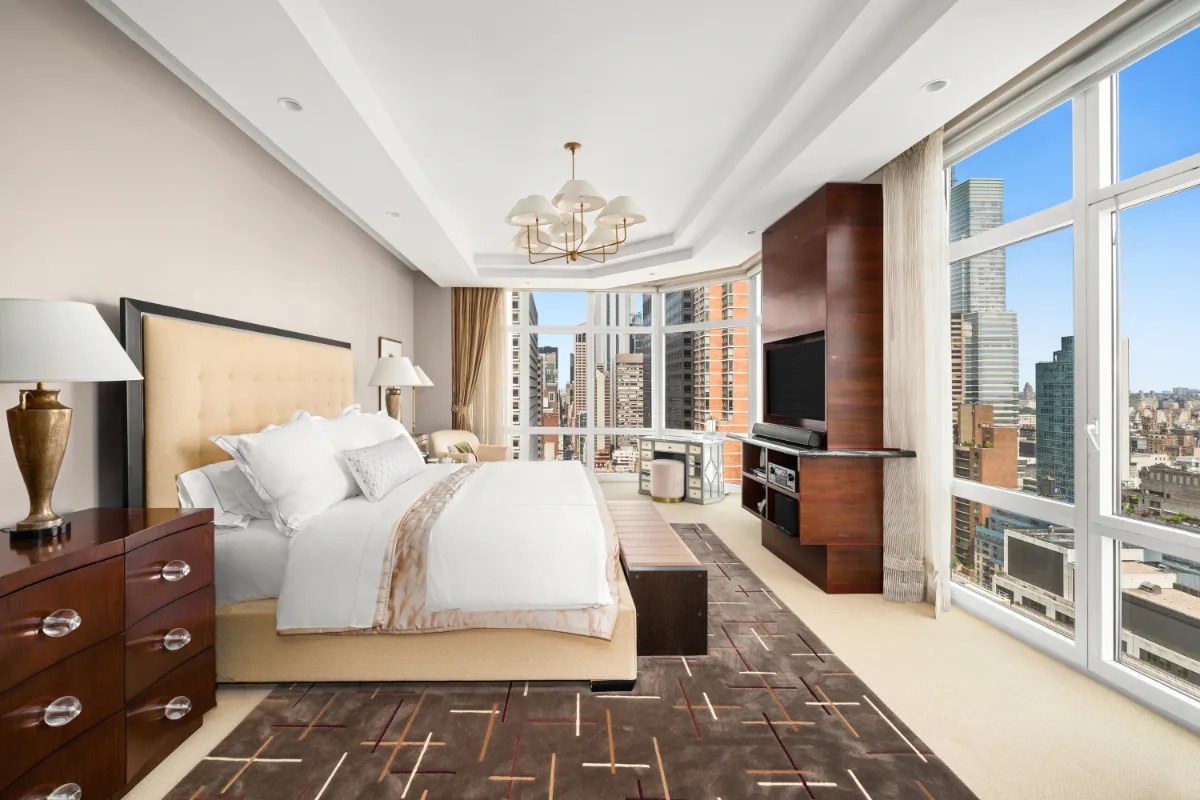 Do You Want to Live Like Jordan Belfort in The Wolf of Wall Street? Now Is Your Chance