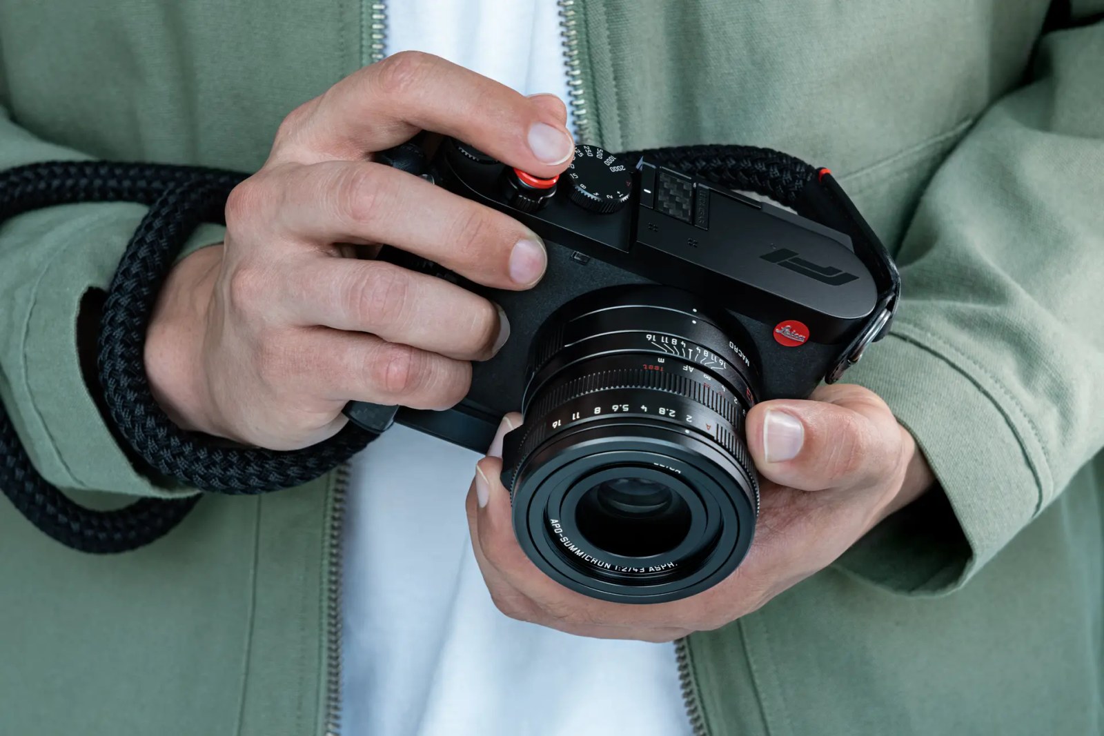Leica And Formula 1 Unite For The Q3 43