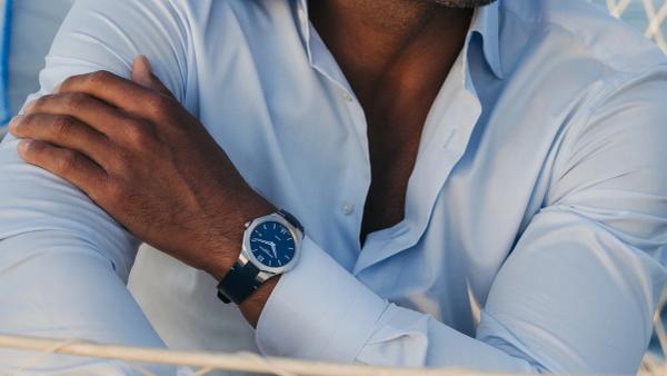 Baume & Mercier Riviera Brings 1973 Back in Blue
