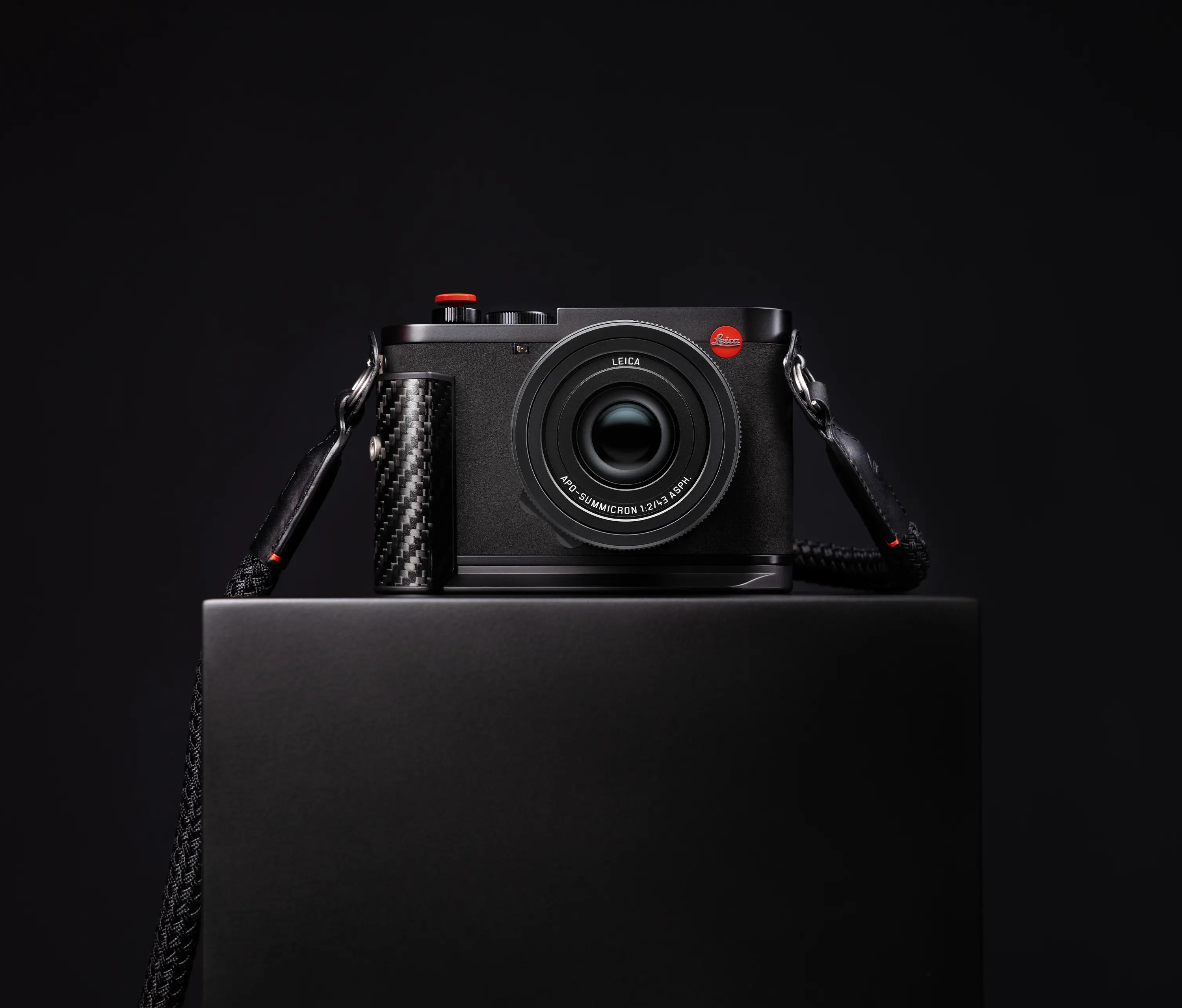 Leica And Formula 1 Unite For The Q3 43