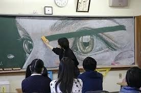 Chalkboard Masterpieces: The Teacher Who Creates Art Only to Erase It
