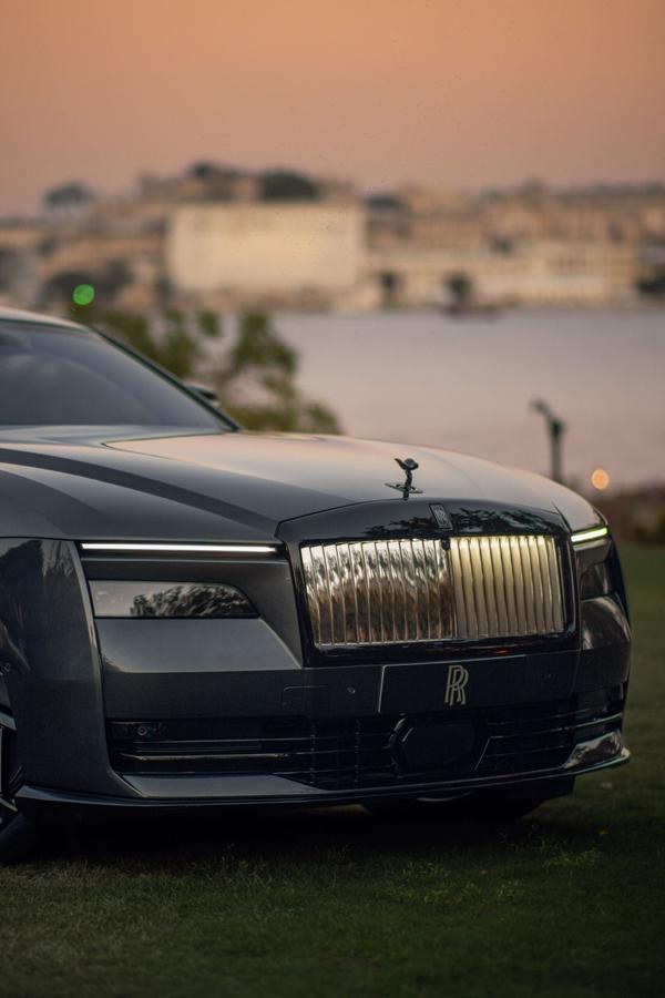 Rolls-Royce Returns to India, With a Story to Tell
