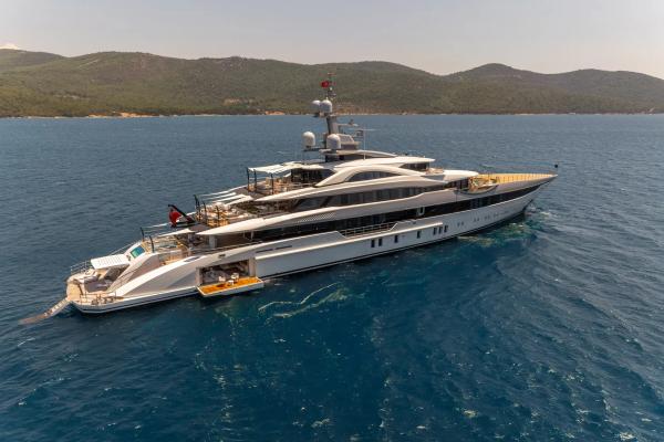 The Yacht "Al Reem" Takes the Aegean