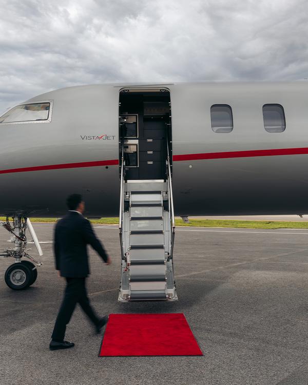Aboard the Global 7500 with VistaJet