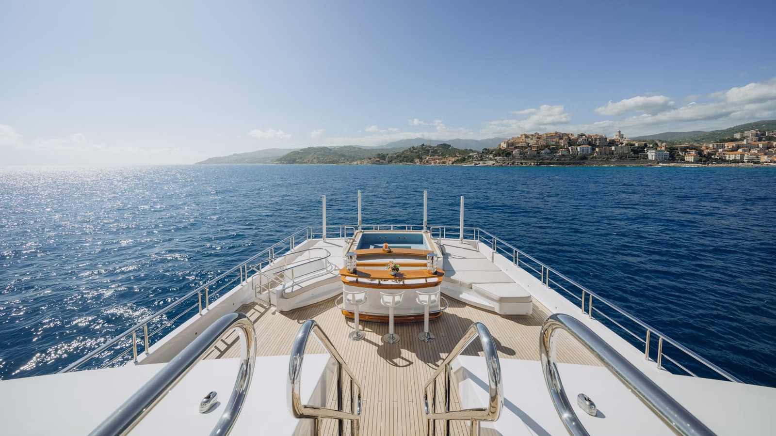 Axioma Yacht Aft Yacht