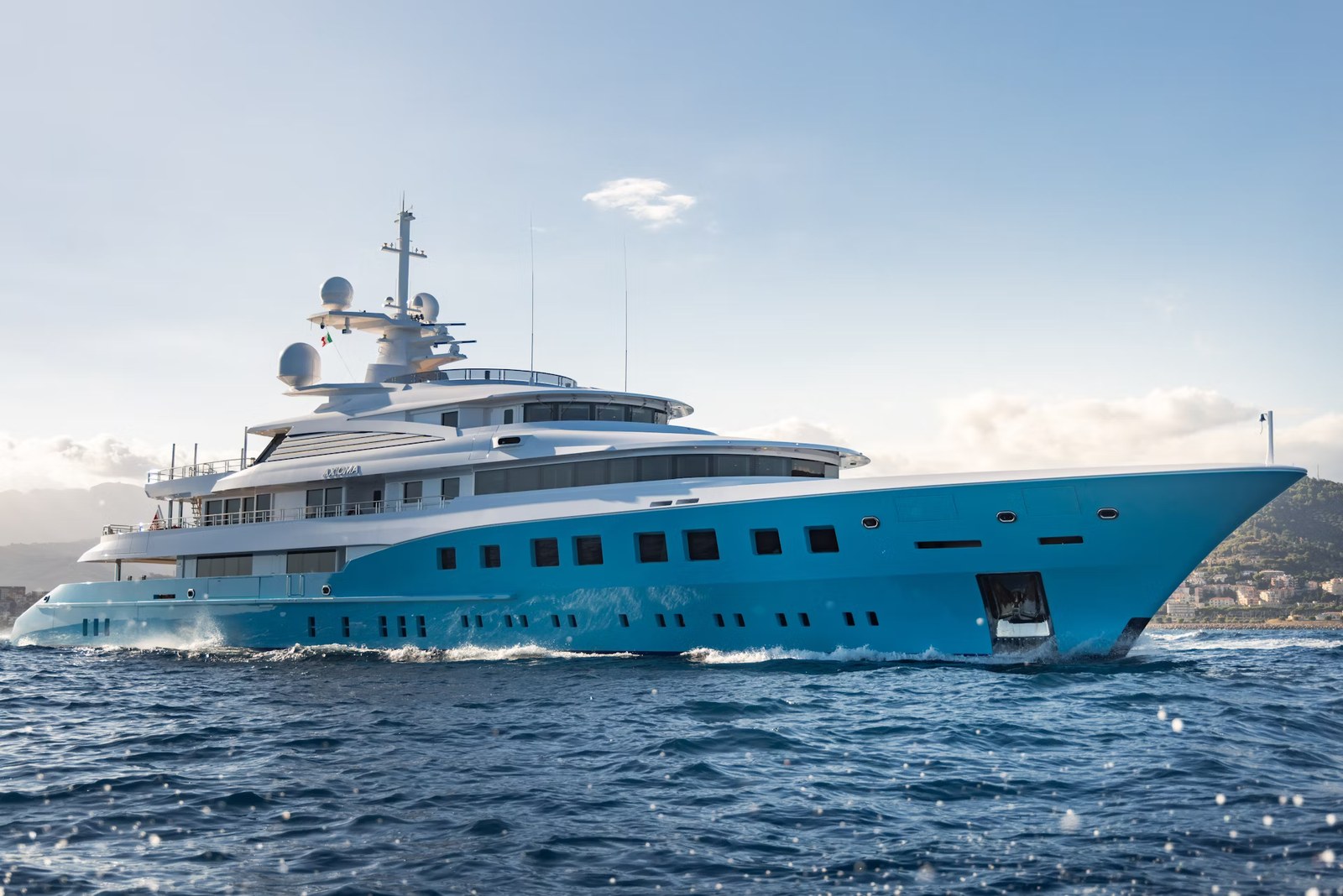 Axioma Yacht Exterior