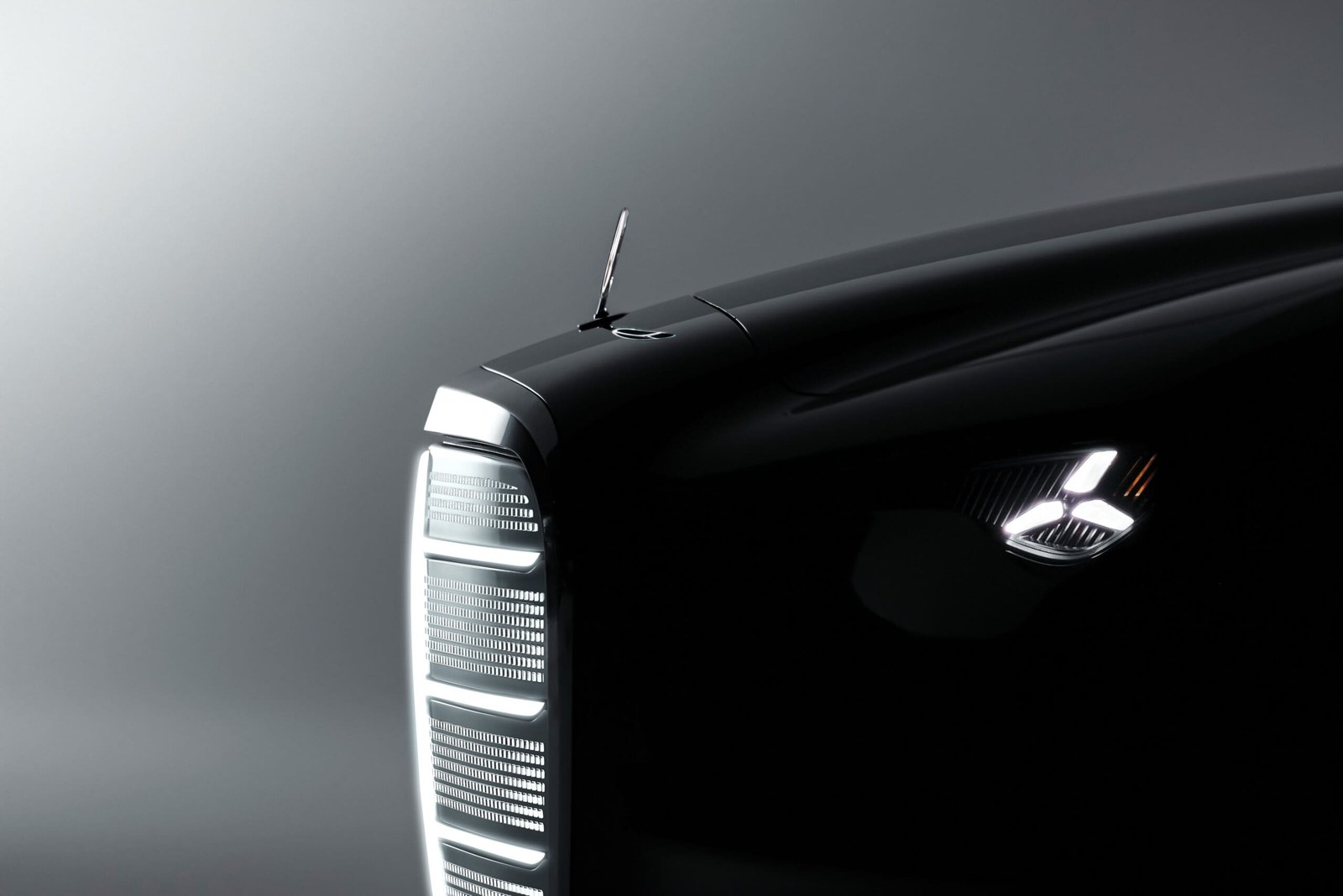 Vision Iconic: Mercedes-Benz Shapes the Future with Lessons from Its Past
