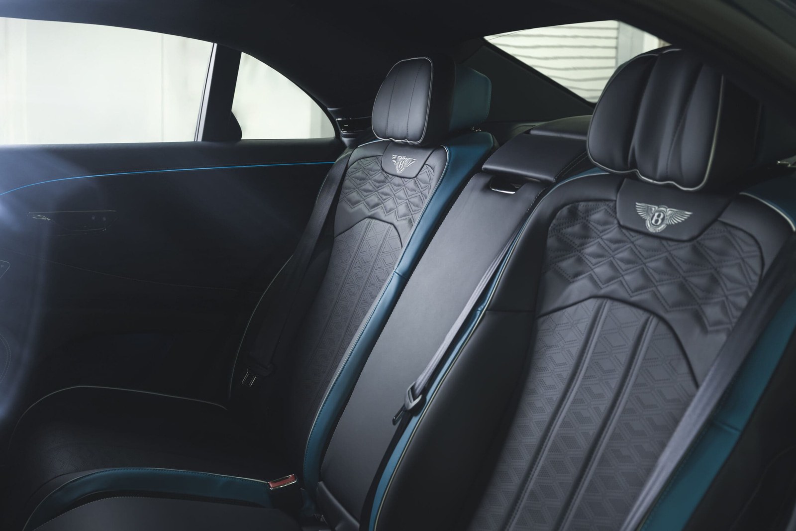 Bentley Flying Spur Ombré Backseat
