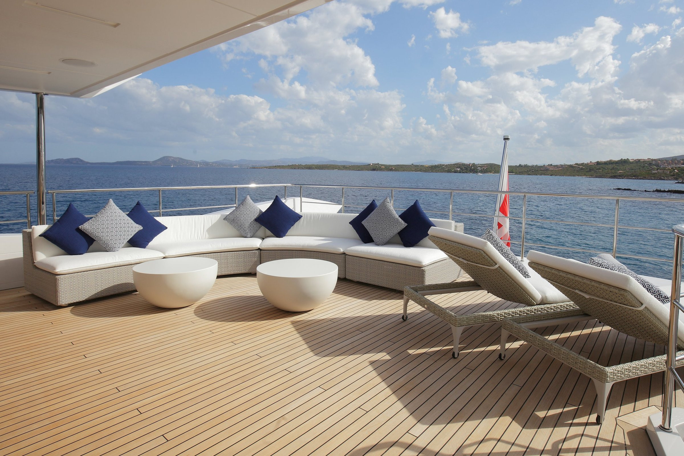 WILLOW cuts to €14.95m: a fast 42m Benetti with charter pedigree