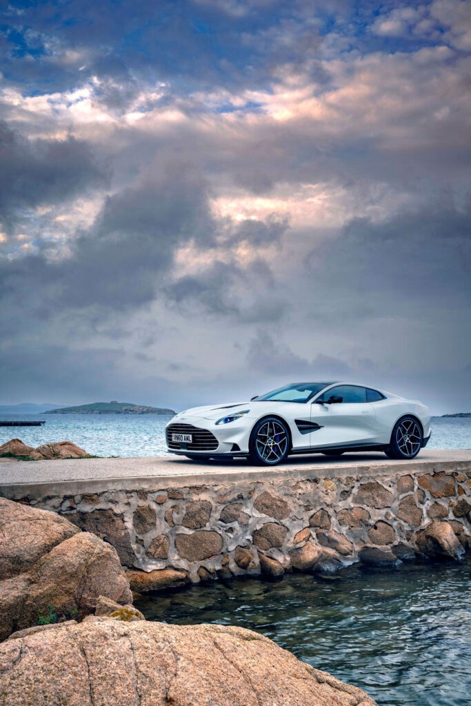Aston Martin Vanquish V12 – A Drive in Sardinia's Pure Luxury