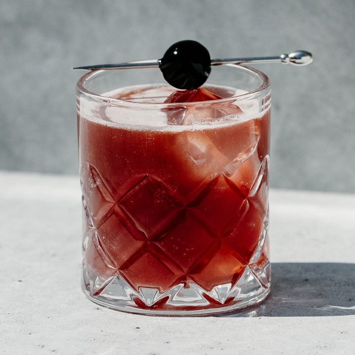 5 Festive Cocktails to Serve This Holiday