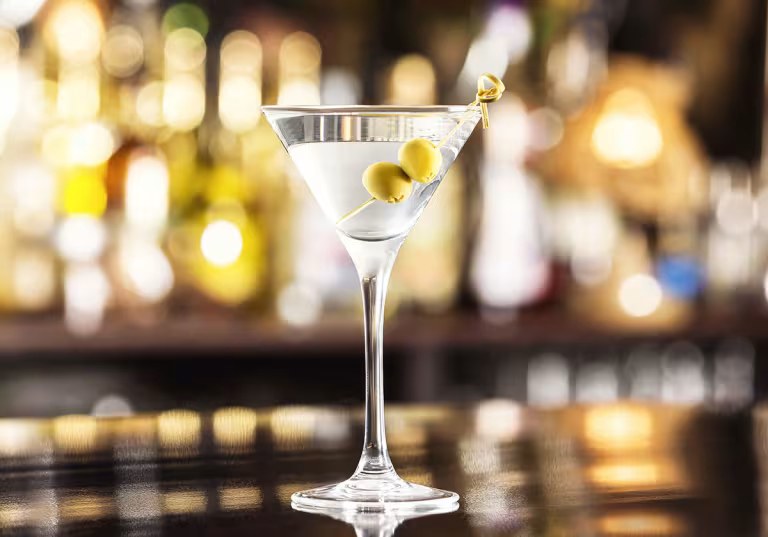 5 Festive Cocktails to Serve This Holiday