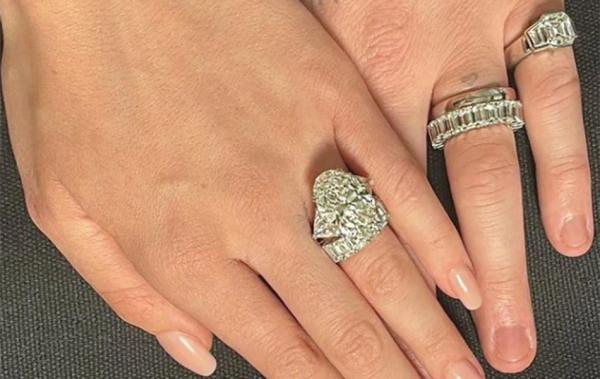 Breaking Tradition: The Rise of Men’s Engagement Rings in Modern Love
